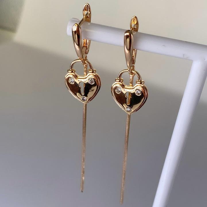 Aretes Colgantes Llave del Corazón