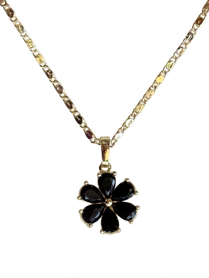 Collar de Flor Belén Negra