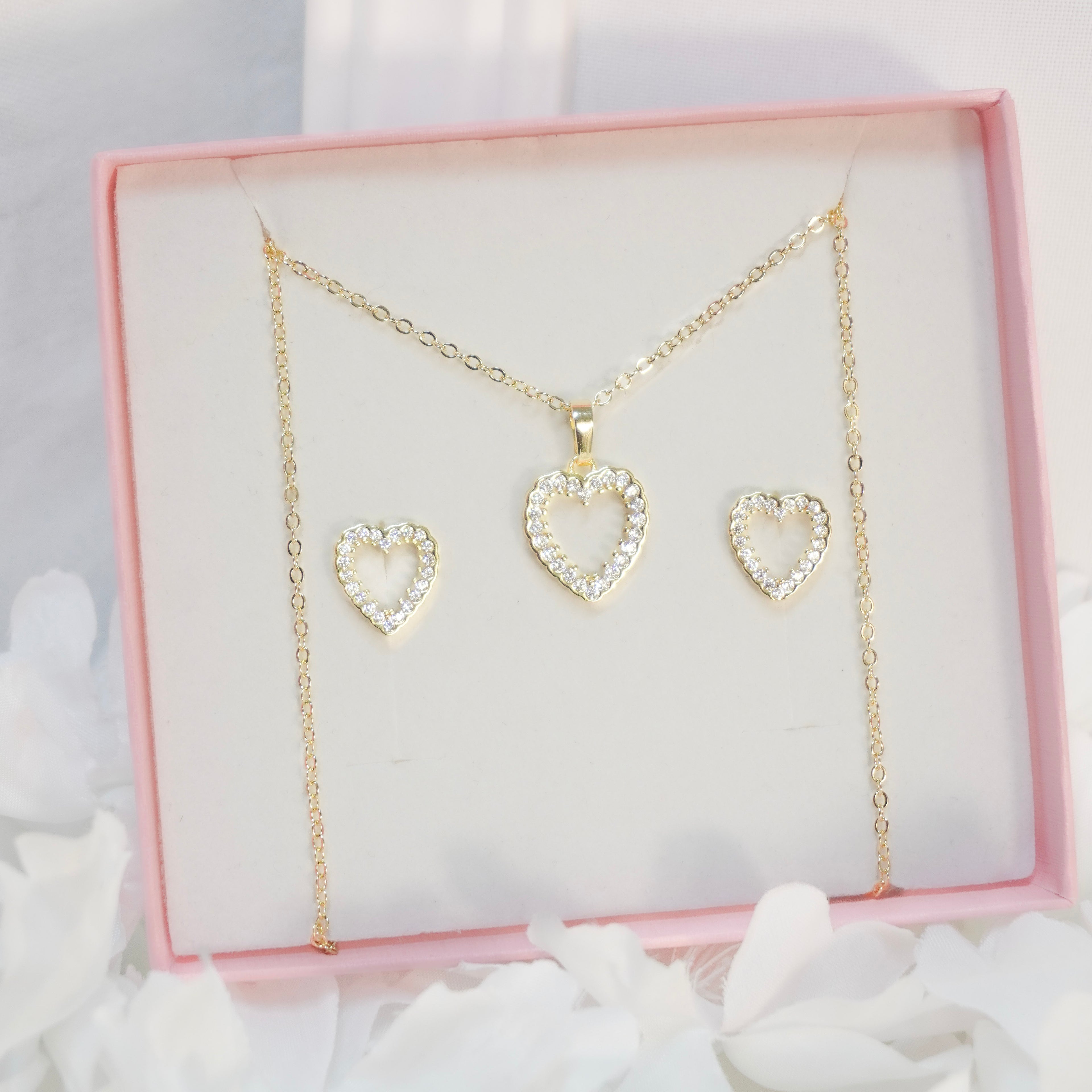Juego Corazón Sutil con Aretes