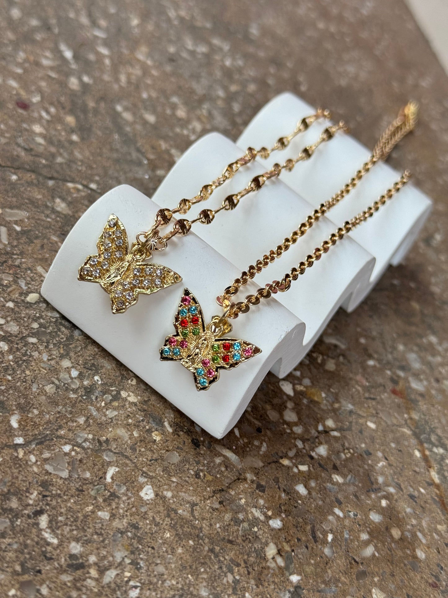 Collar Virgen Mariposa Multicolor