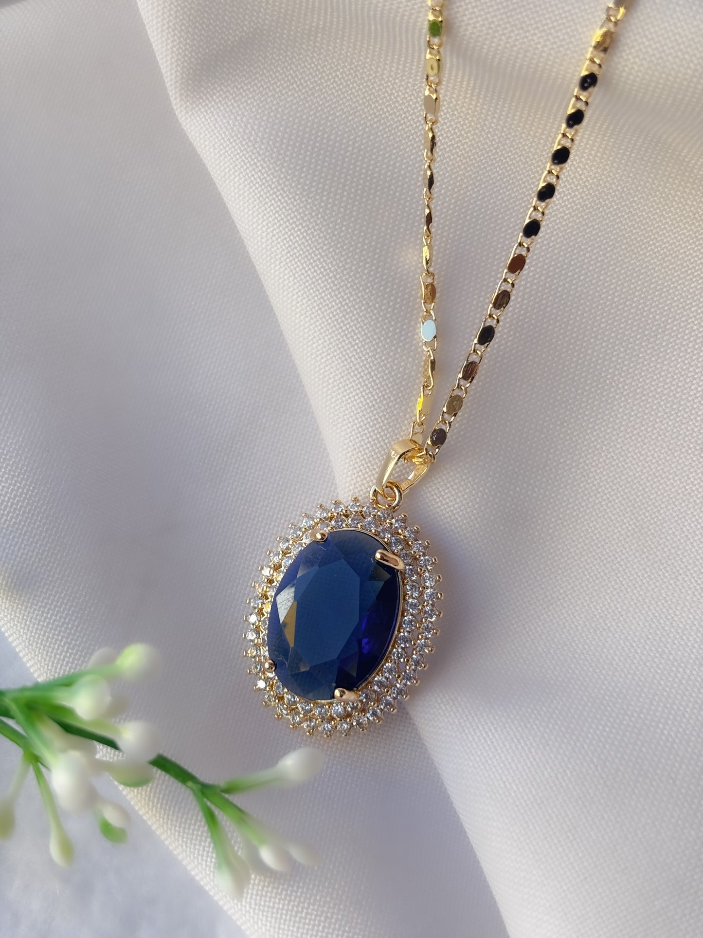 Collar Con Dije Ovalado Azul