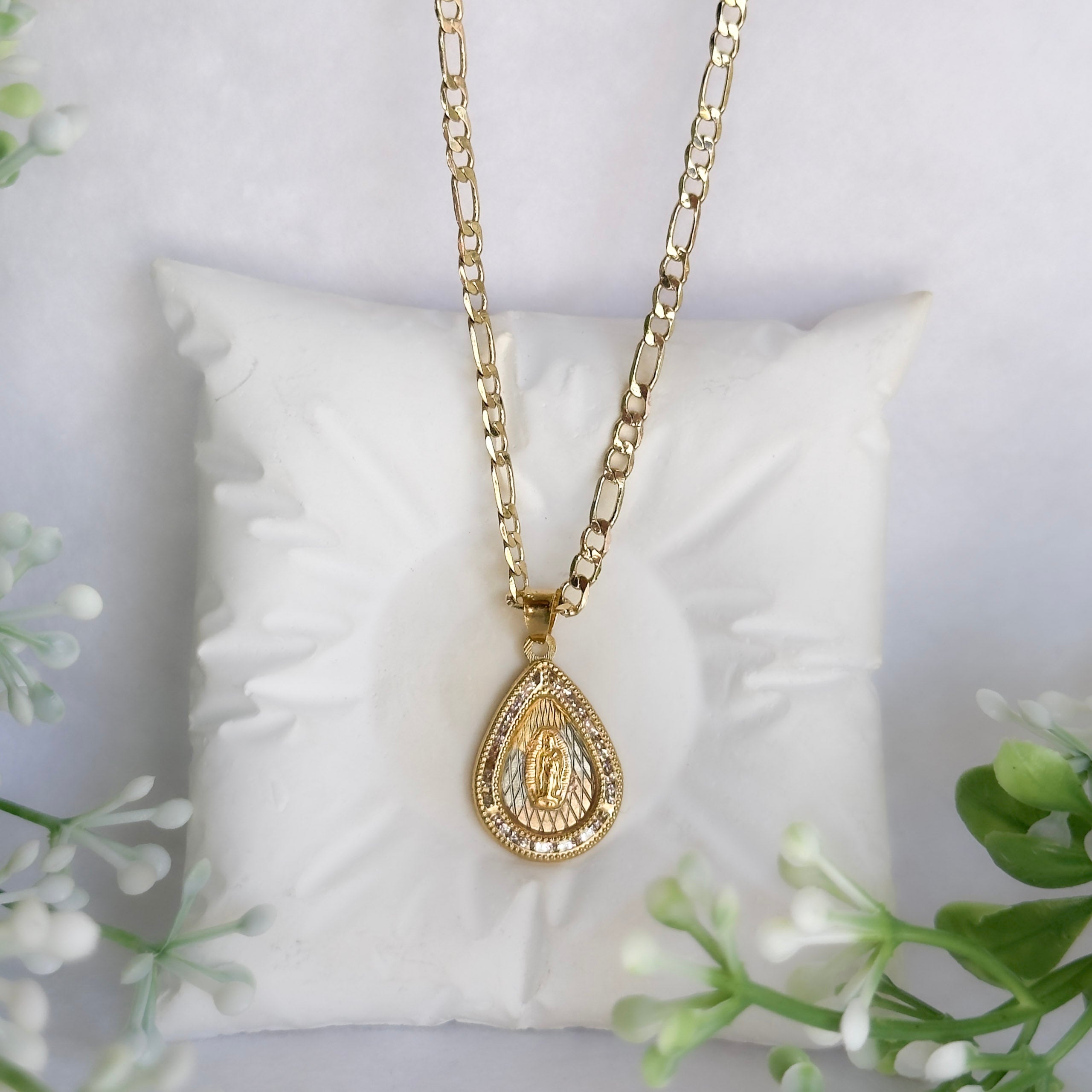 Collar Virgen de Guadalupe Zirconia Gota Grande