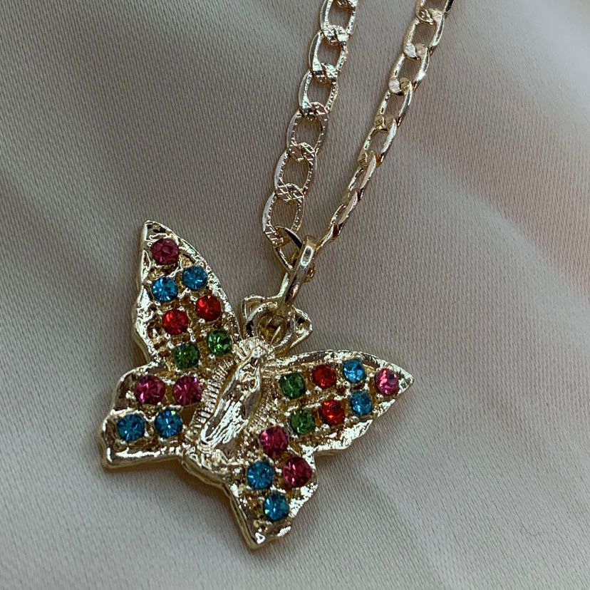 Collar Virgen Mariposa
